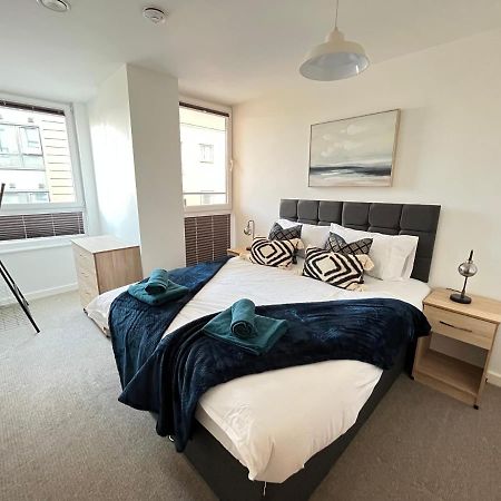 2 Bedroom, 2 Bathroom Modern Apartment Close To Ocean Village, Free Parking, Single Or Double Beds Southampton Esterno foto