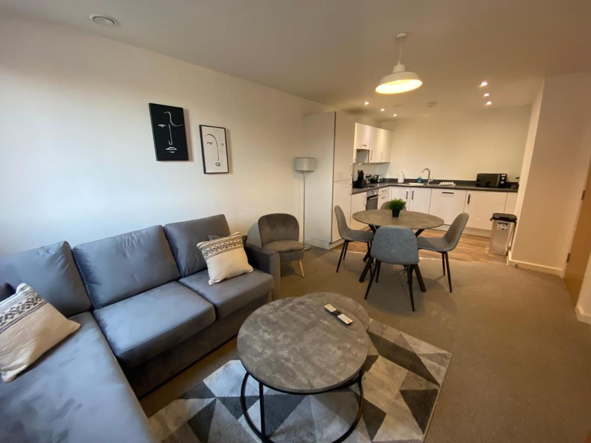 2 Bedroom, 2 Bathroom Modern Apartment Close To Ocean Village, Free Parking, Single Or Double Beds Southampton Esterno foto